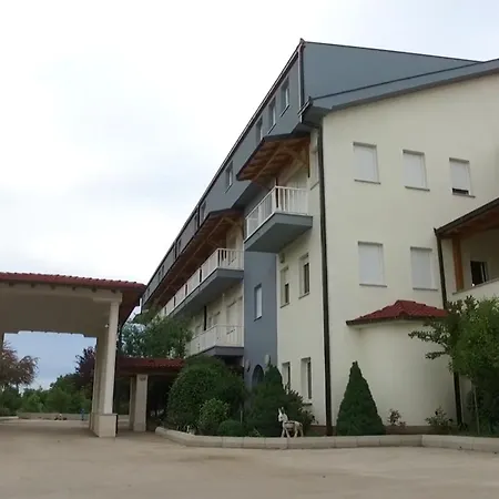 Hotel The Two Hearts